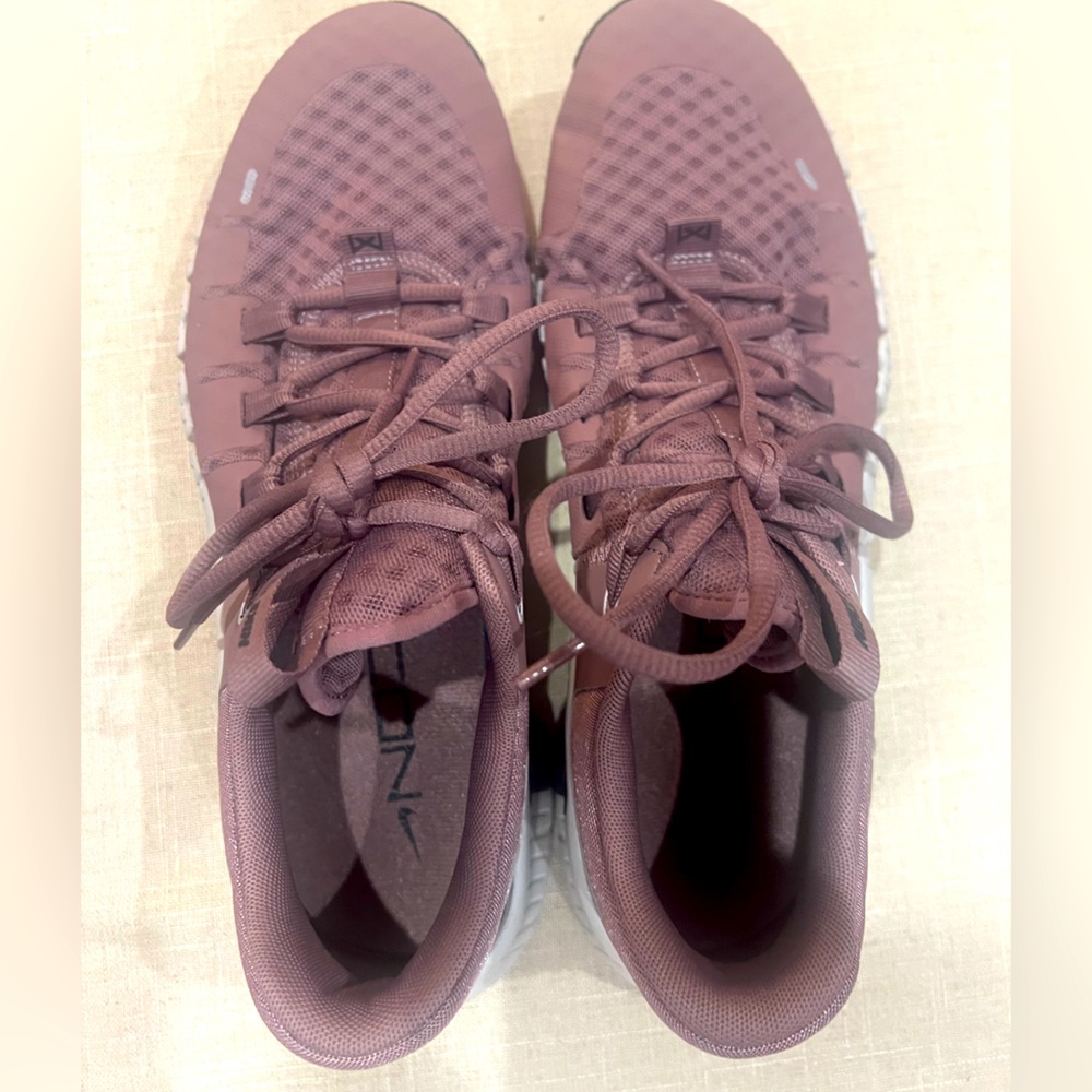 Nike Free Metcon 5 (like new, worn a handful of times)